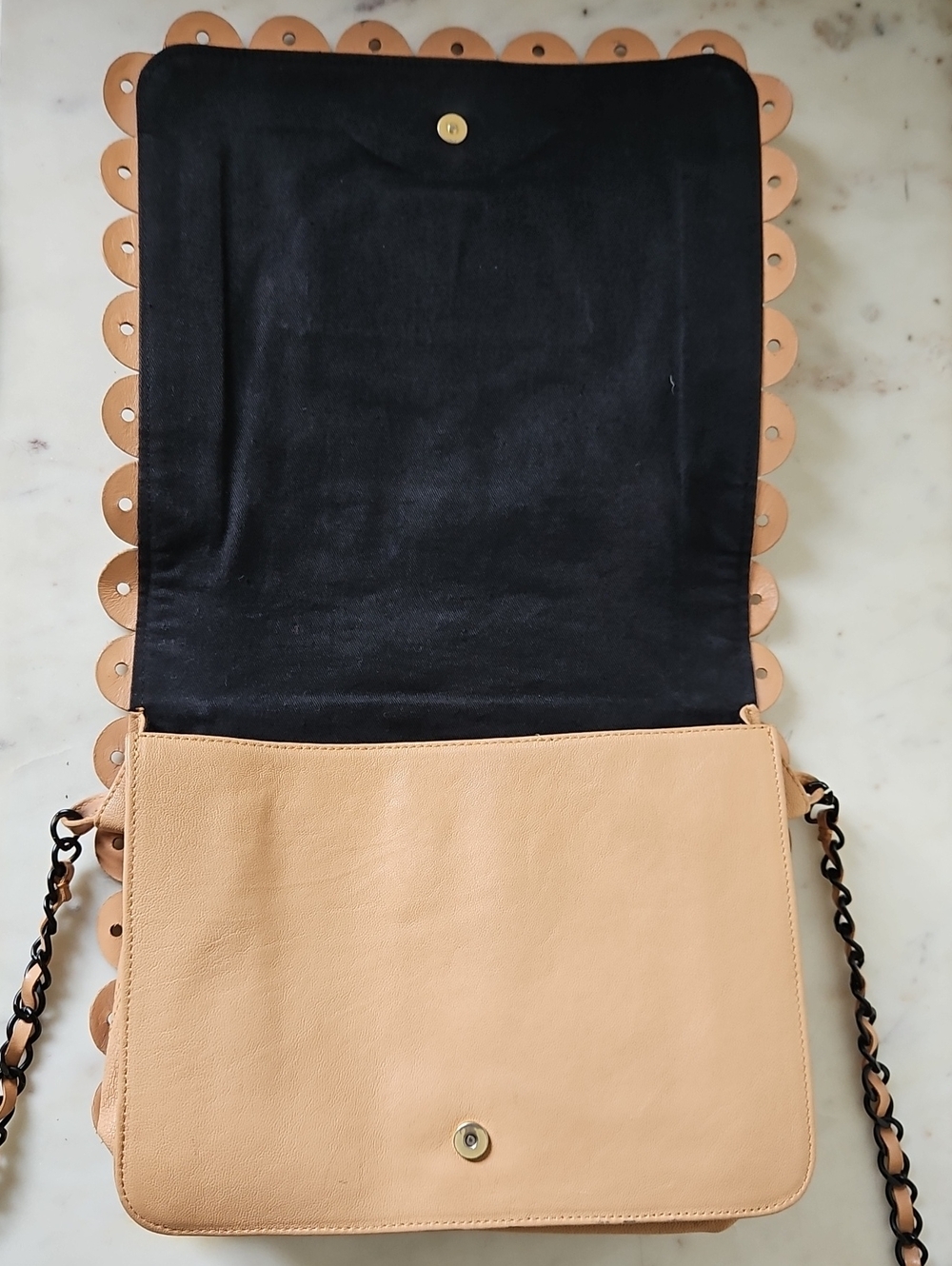 SEE BY CHLOE: Medium Scalloped Logo Bow Strap Leather Crossbody - Picture 5 of 8
